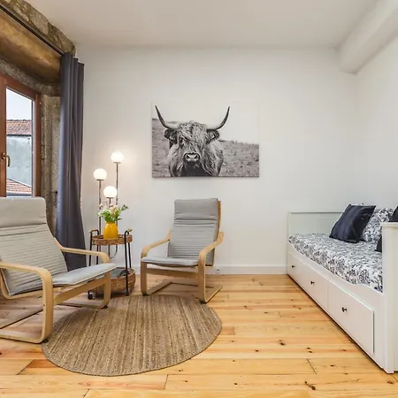 Charming With Rooftop In Apartment
